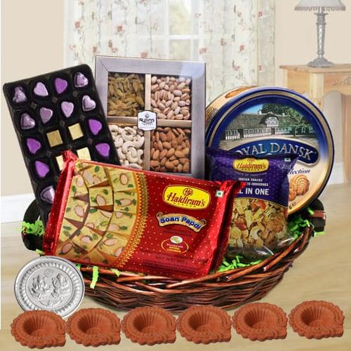 Wonderful Diwali Hamper with Diya n Free Coin