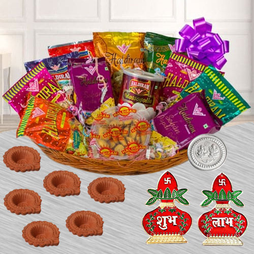 Wonderful Snacks Gift Hamper for Diwali