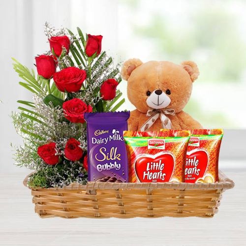 Gift Hamper of Love Gifts N Red Roses