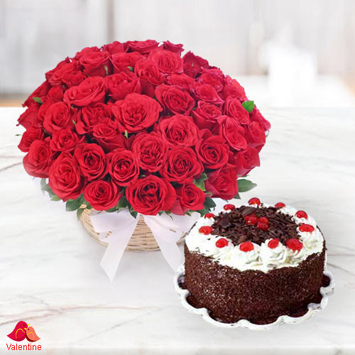 Astounding 50 Dutch Red Roses with 1 Kg 5 Star Bakery Cake