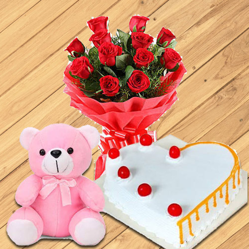 Charming Roses with Heart Shaped Cake N Teddy