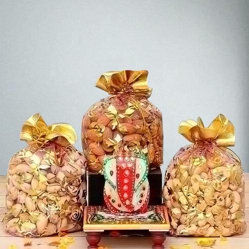 Pious Marble Ganesha with Assorted Dry Fruits