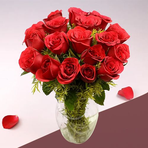 Aromatic Array of Red Roses in Glass Vase