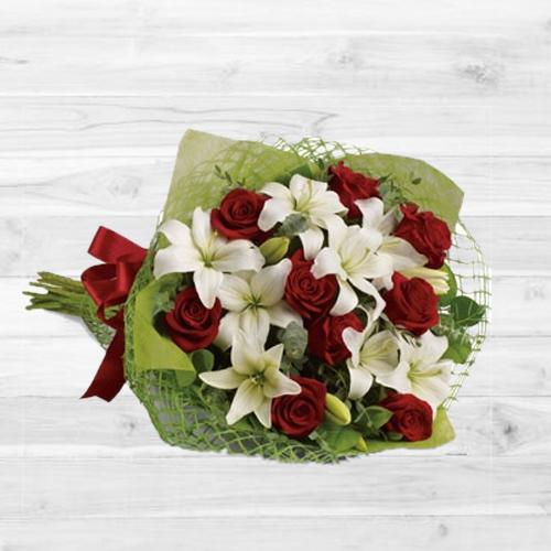 Elegant Bouquet of Roses N Lilies