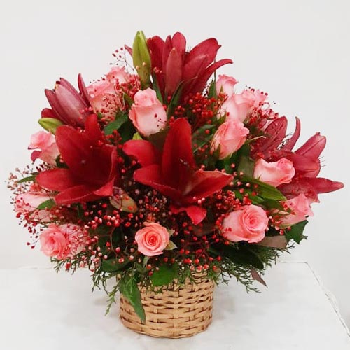 Striking Lilies N Roses Arrangement