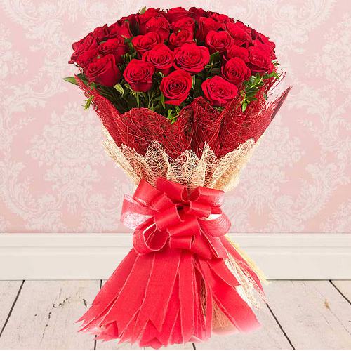 Eye-Catching Bouquet of�Fresh Red Color Roses