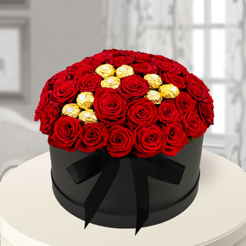 Amazing Box of Red Roses n Ferrero Rocher