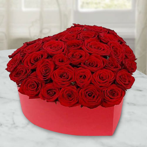 Marvelous Hearty Box of Red Roses