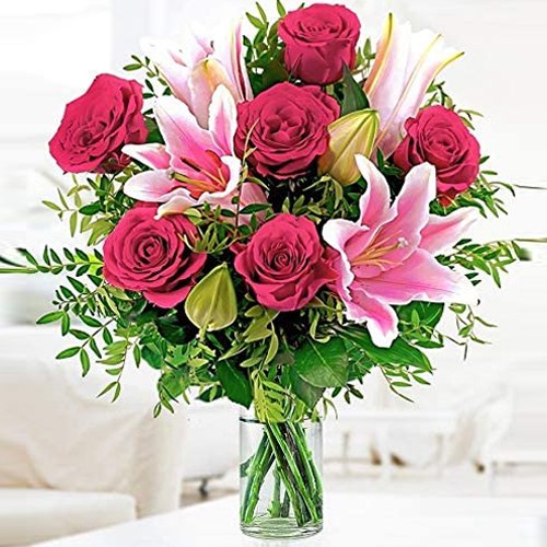Awesome Lilies with Roses in a Glass Vase