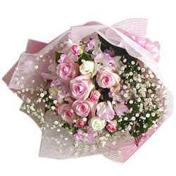 Appealing Pink N White Roses Bouquet