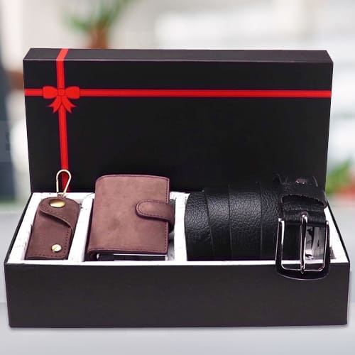 Mesmerizing Hide and Skin Mens Leather Middle Stitch Card Holder N Belt