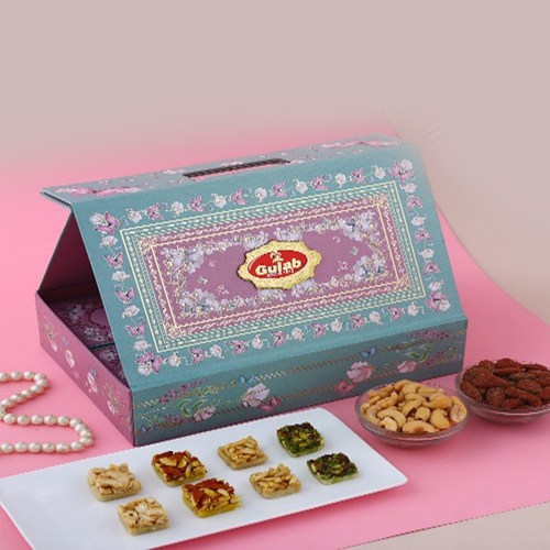 Exclusive Box of Nuts N Sweets