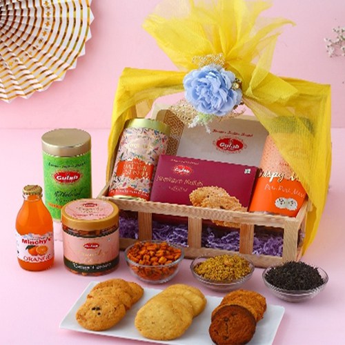 Amazing Sweet N Savory Treat Hamper