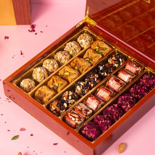 Assorted Sweets Heaven Hamper from Kesar