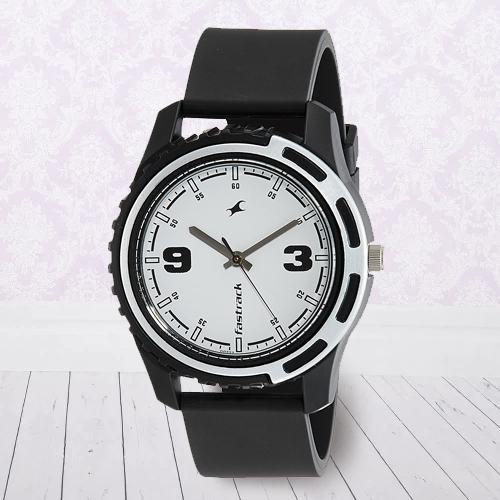 Mesmerizing Fastrack Casual Analog Mens Watch